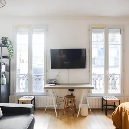 Renovated 31 M Love Cocoon In 14th Apartment *